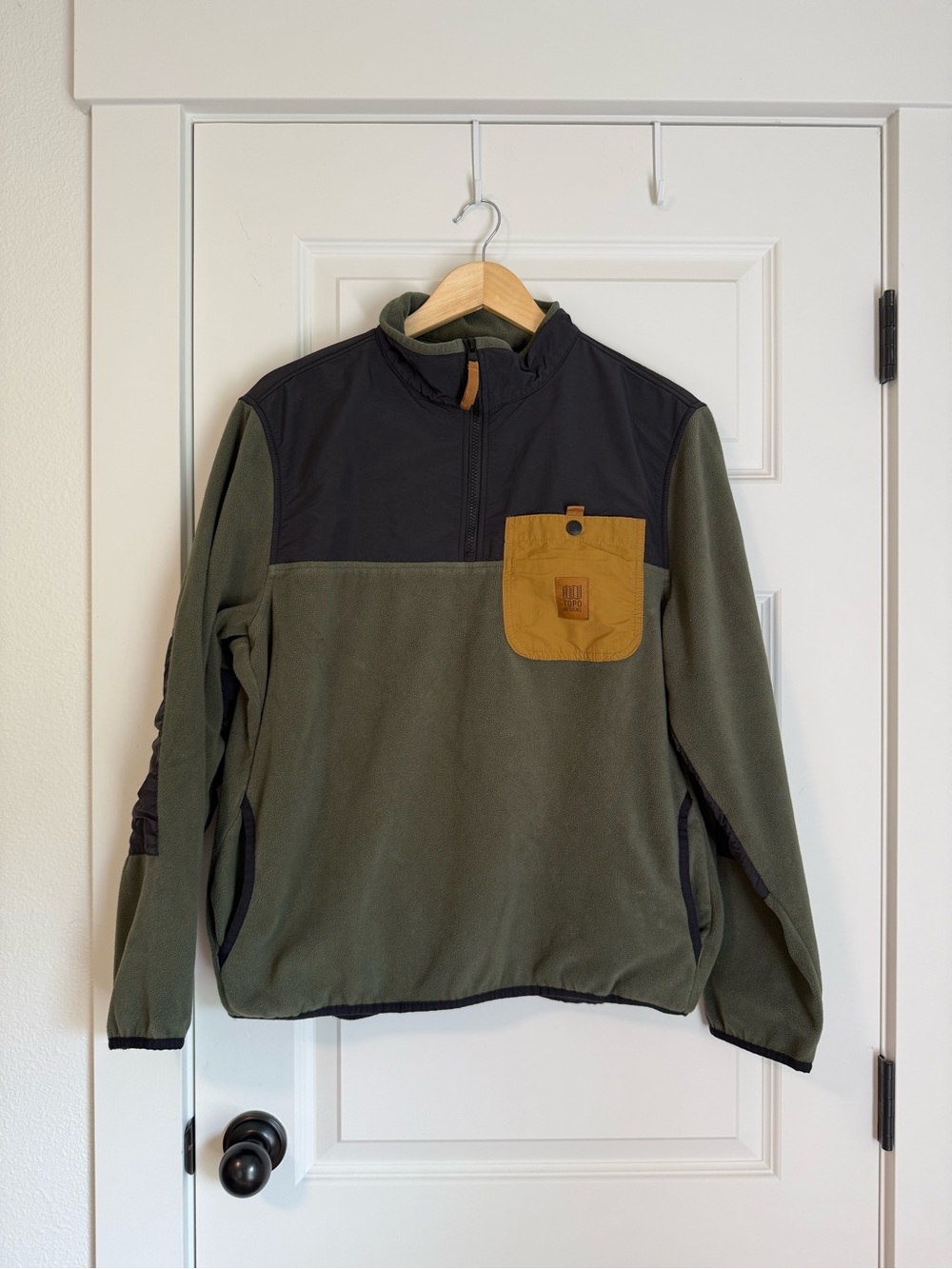 Topo Design’s Mens Vista 1/4 Zip Fleece